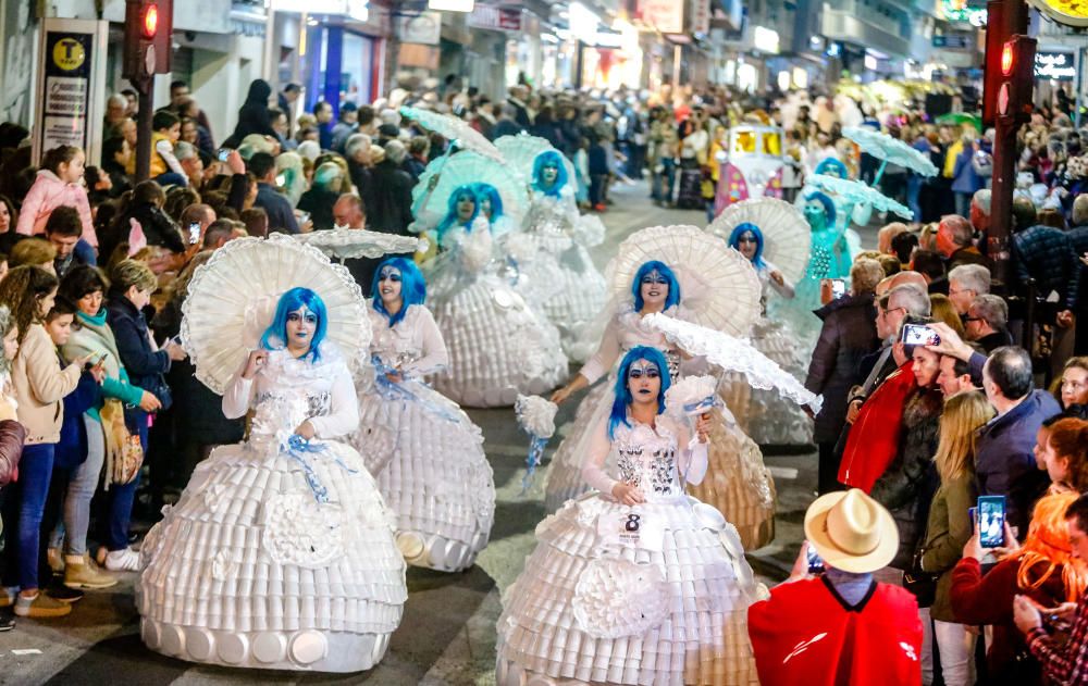 Desfile adulto de los carnavales de Benidorm