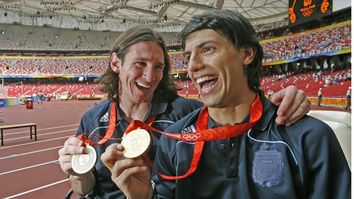 Leo Messi y Sergio Agüero ganaron juntos el oro olímpico en Pekin 2008