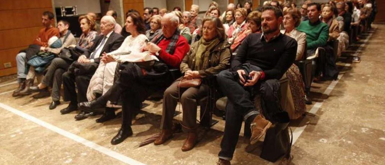 El público asistente a la charla sobre cocina en el auditorio vigués del Areal. // José Lores