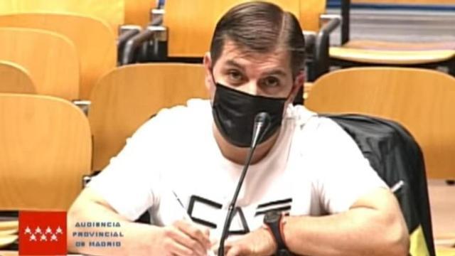 César Román.