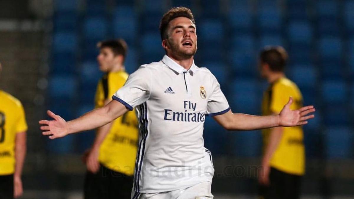 Javi Llario, con la elástica del Real Madrid-Castilla.