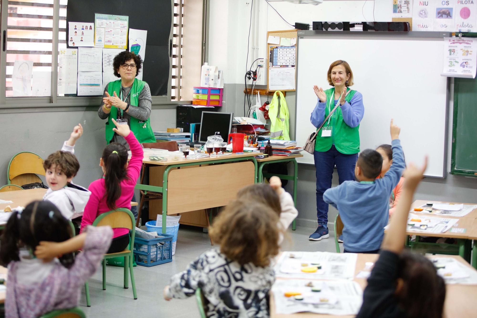 'Ciencia para todos' de la AECC en centros educativos de Ibiza