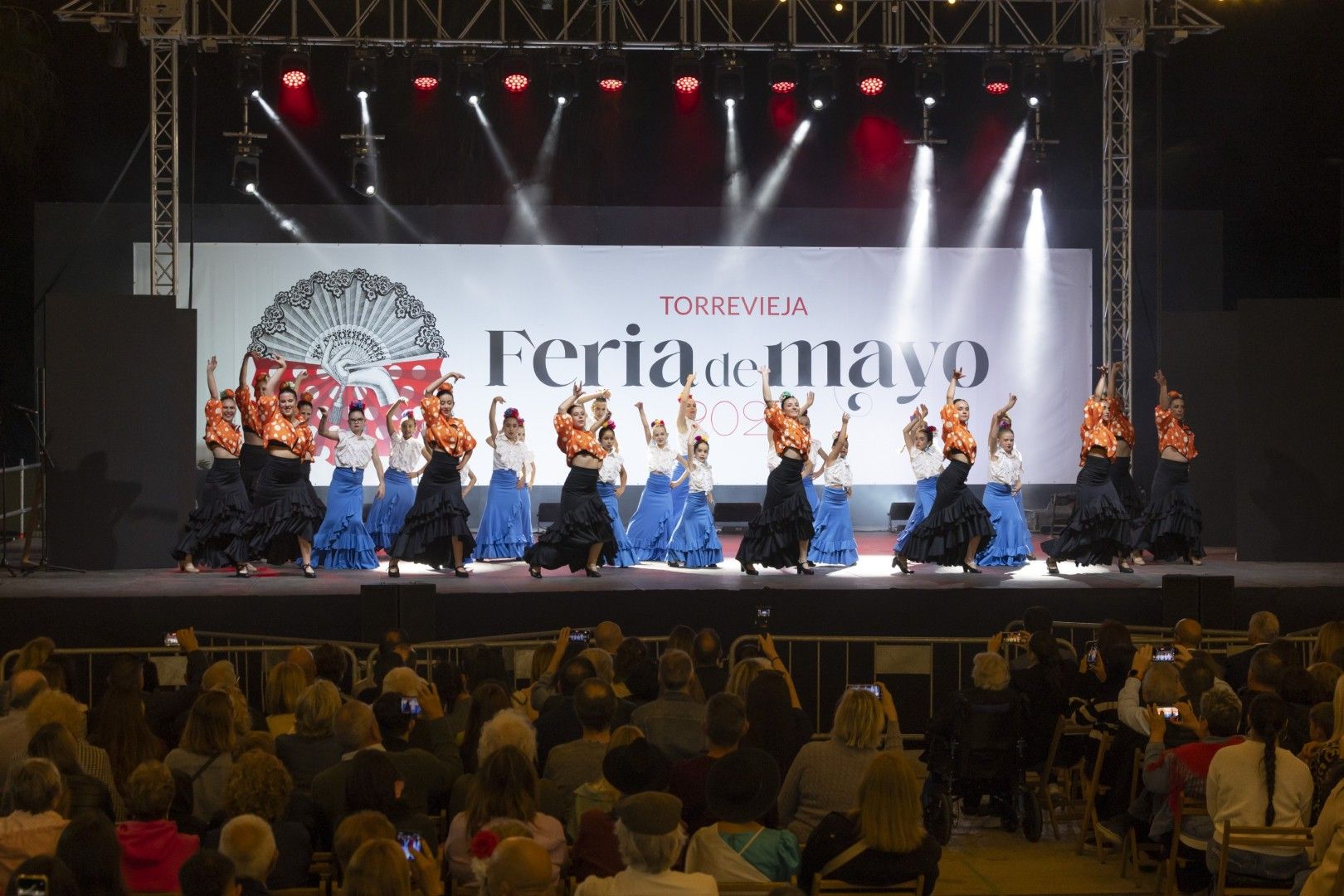 Por sevillanas en la Feria de Mayo de Torrevieja 2025