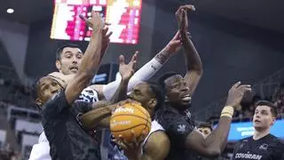 Un cansado BAXI Manresa revive al Coviran Granada... ¡después de 15 derrotas!