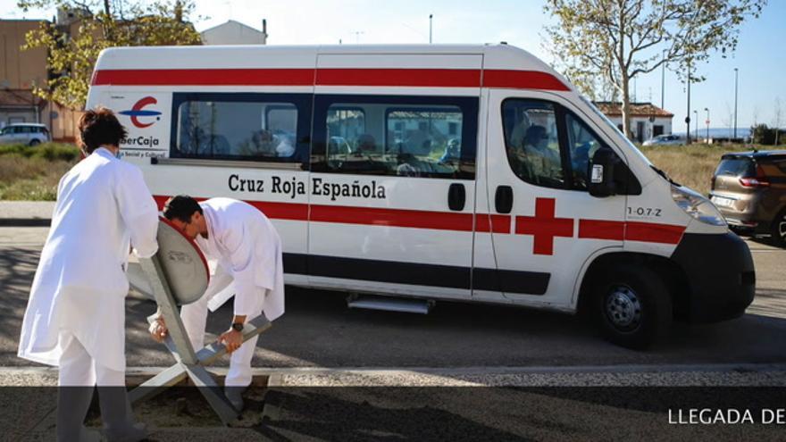 Llegada de ancianos a la residencia especial CE Covid19 de...