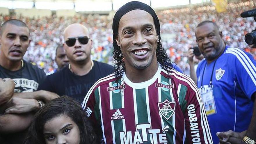 Ronaldinho se queda sin equipo