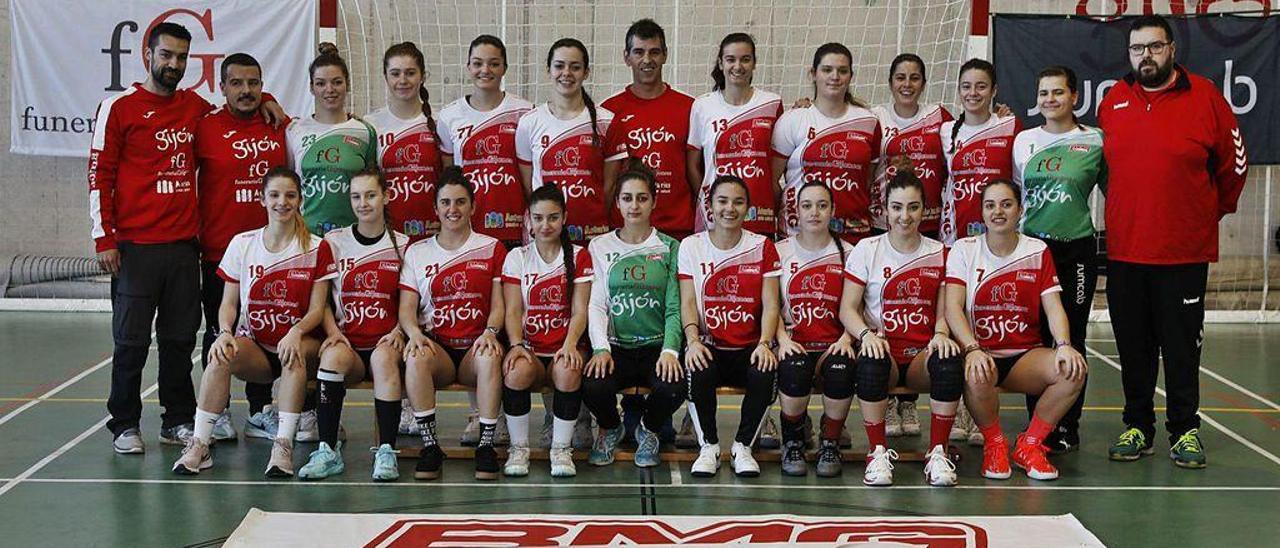 La plantilla del Balonmano Gijón de la temporada que acaba de finalizar.