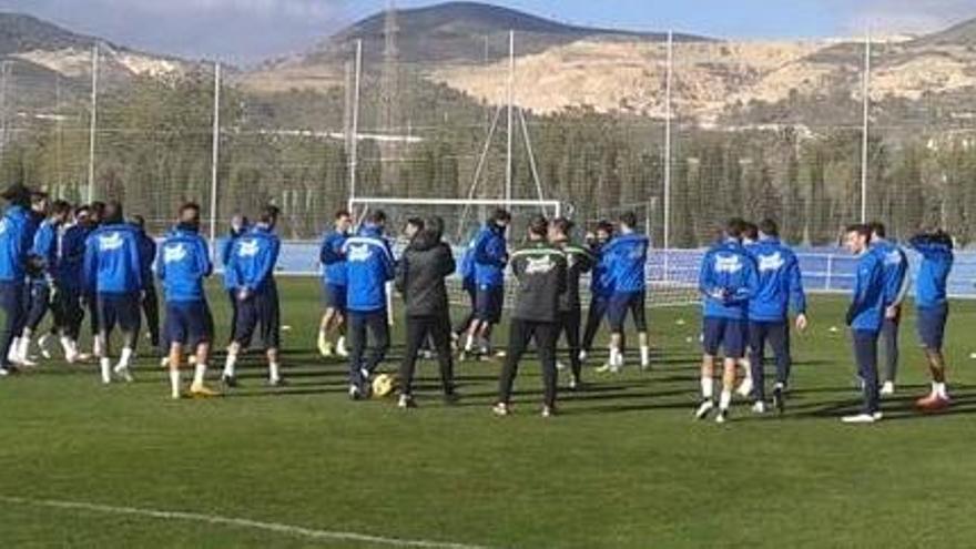 Los jugadores del Levante han entrenado a media mañana.