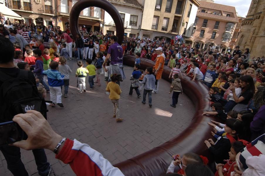 Los toros hinchables llenaron las calles