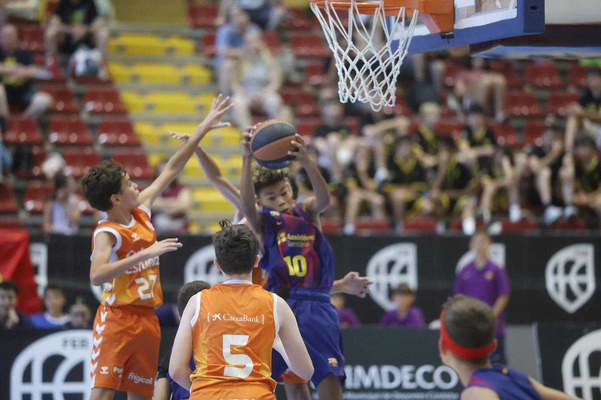 La final del Campeonato de España mini de baloncesto que se disputa en Córdoba, en imágenes
