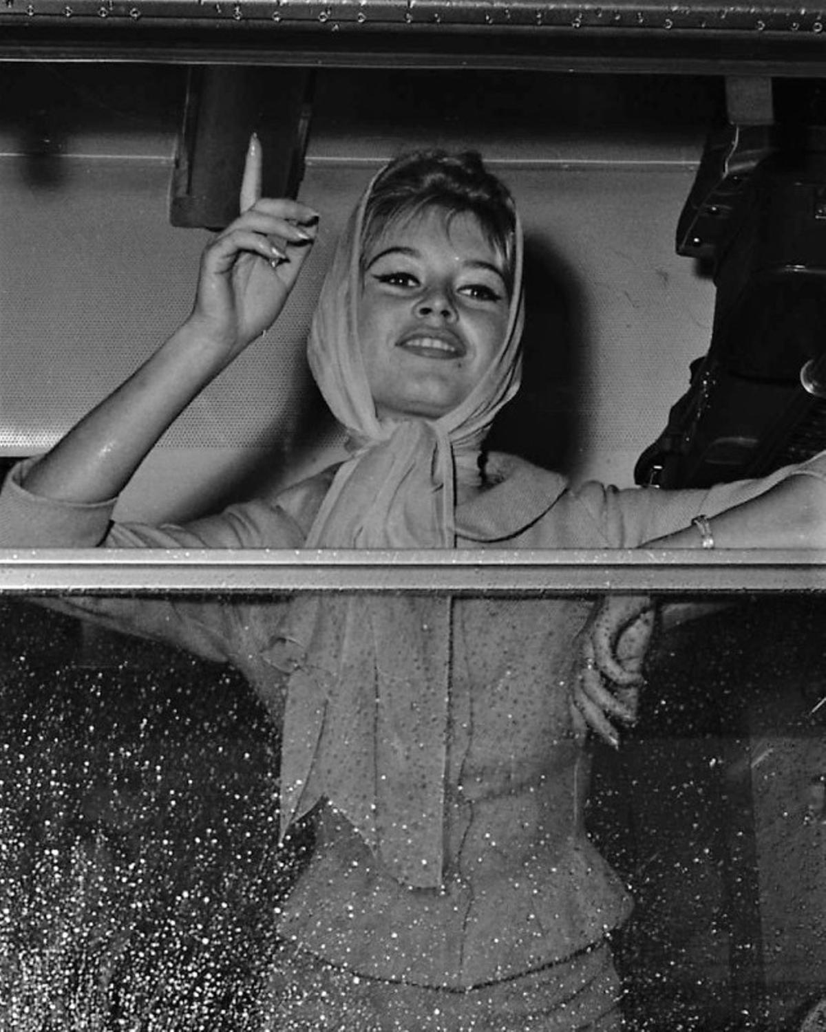 Brigitte Bardot a su llegada la estación del Mediodía.