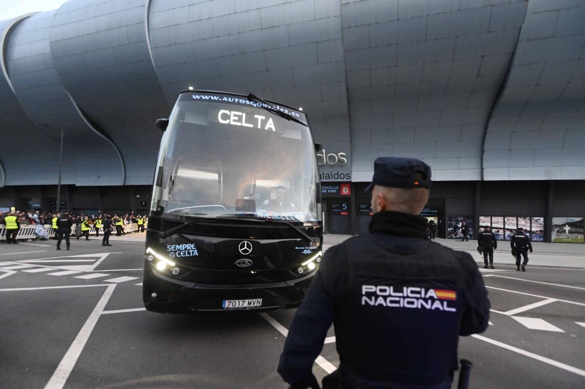 Dispositivo de la Policía Nacional en un partido de riesgo en Balaídos, el que enfrentó al Celta y al Real Madrid