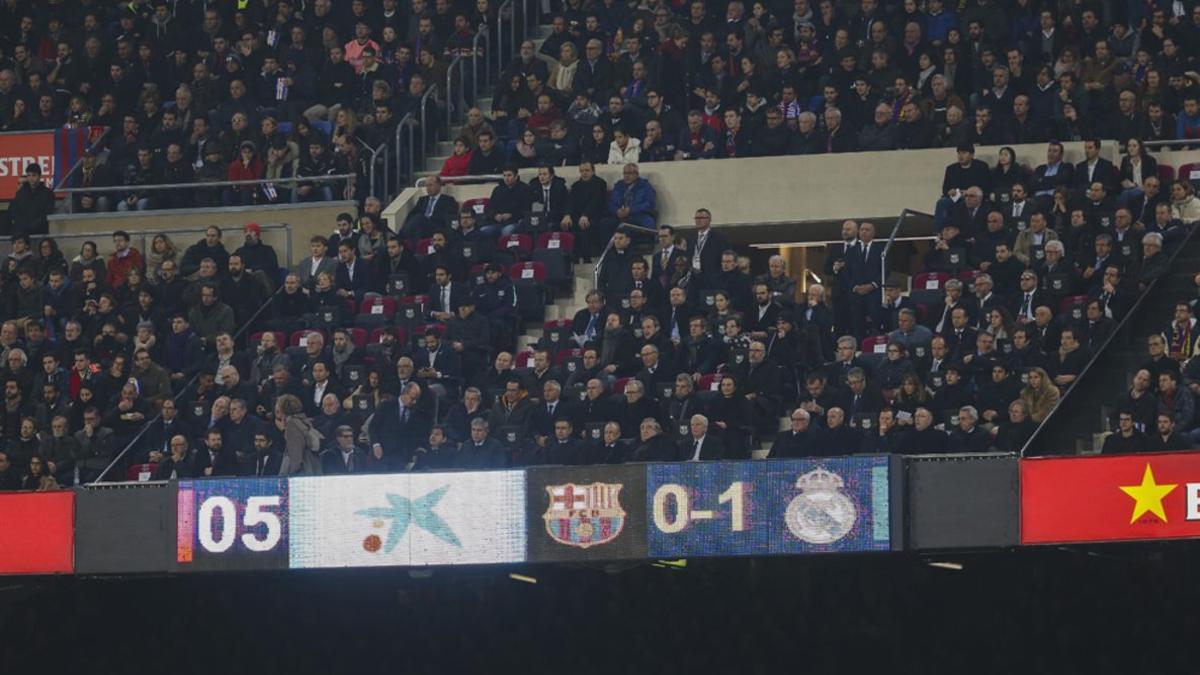 La afición del FC Barcelona llenó el Camp Nou en el partido de ida de las semifinales de Copa del Rey entre el FC Barcelona y el Real Madrid