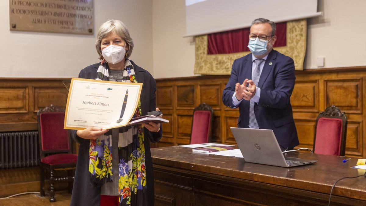 Lioba Simon, hija del impulsor del camino de Santiago por Asturias: "Fue una aventura, todos pensábamos que era un excéntrico"