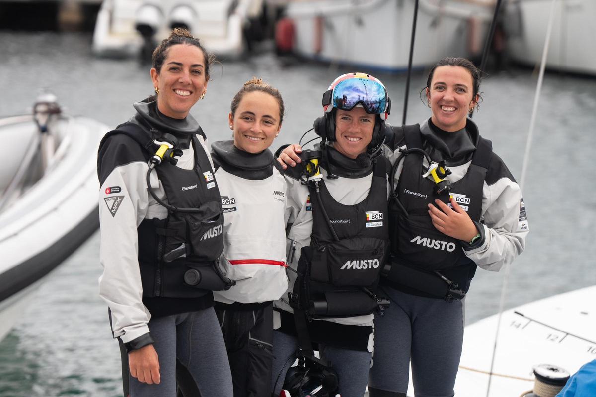 De izquierda a derecha: Paula Barceló, Neus Ballester, Silvia Mas y María Cantero, integrantes del Sail Team BCN.