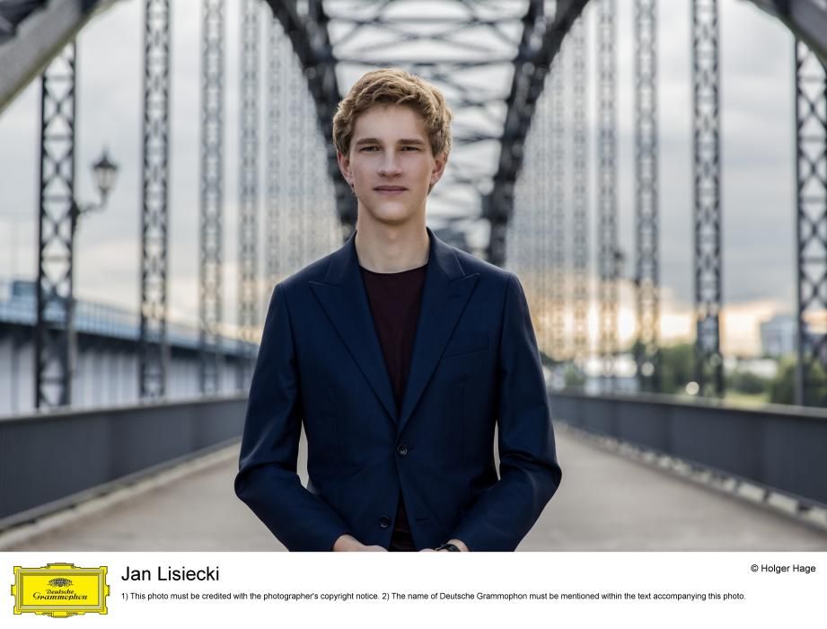 Jan Lisiecki, piano - Dilluns 10 de desembre. 20.30 h - Preu: 20 € | El jove pianista guardonat amb nombrosos premis a Canadà i mereixedor d'un Premi Gramophon 2013 (considerats com els òscars de la música clàssica) interpretarà peces de Chopin, Schumann, Ravel, i Rachmaninov.