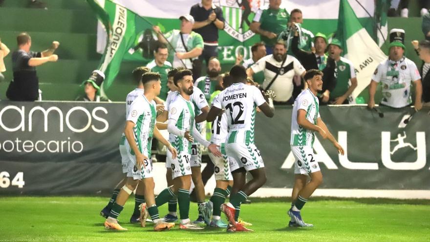 El Antequera CF derrota al Linares y ya está a un punto del Málaga CF