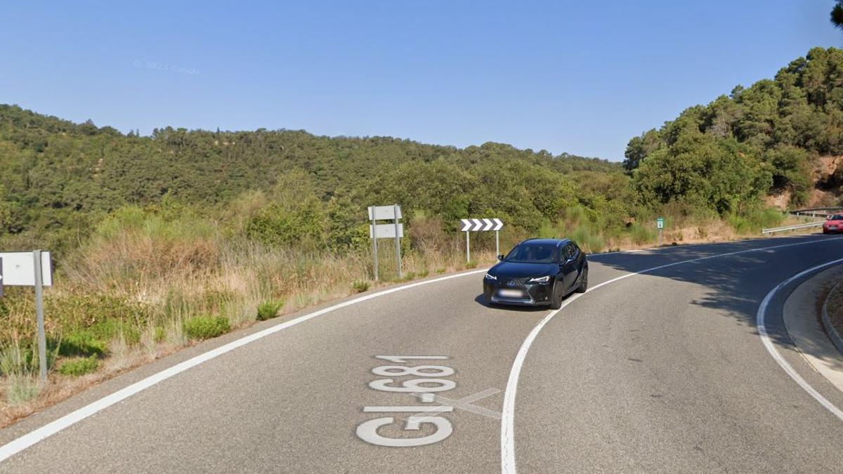 Punto de la carretera GI-681 en Tossa en el que ha sido arrollado mortalmente un ciclista.