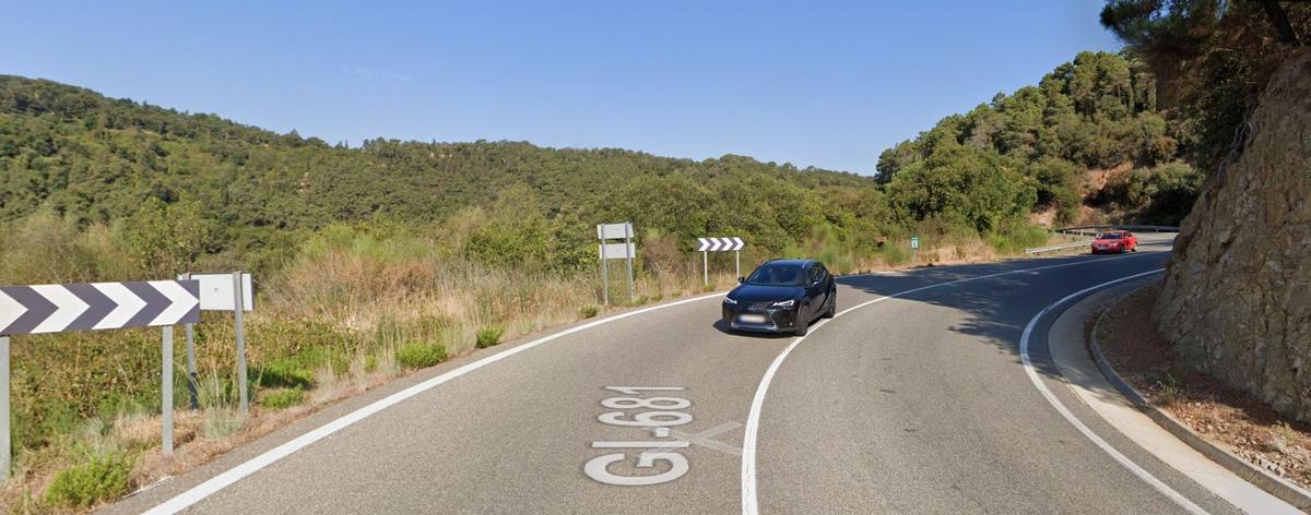 Mor un ciclista a Tossa de Mar després de caure i ser arrossegat per un autocar