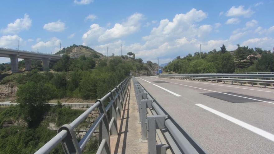 Casserres fa obres de millora al pont de la riera de Clarà