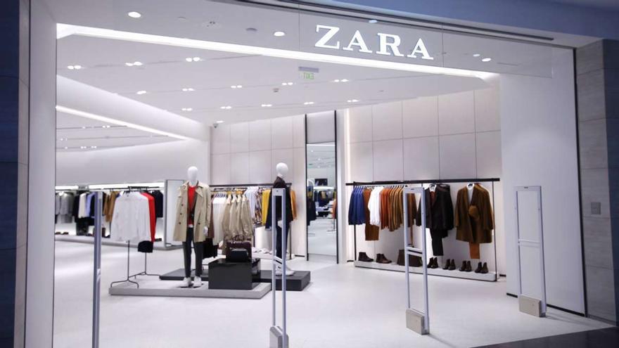 Zara ha rebajado a menos de 13 euros el vestido tipo blazer que te salvará cualquier evento