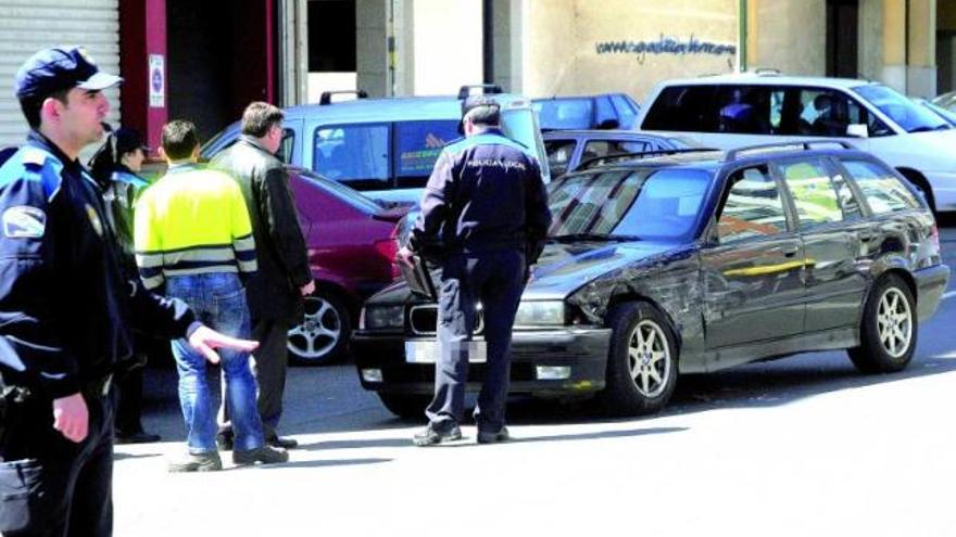 Uno de los vehículos implicados en las colisiones de ayer en Lalín.  // Bernabé/Javier Lalín