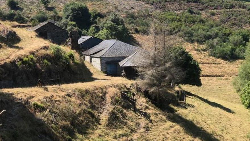 Aldeas abandonadas recién vendidas en Galicia. / ALDEAS ABANDONADAS