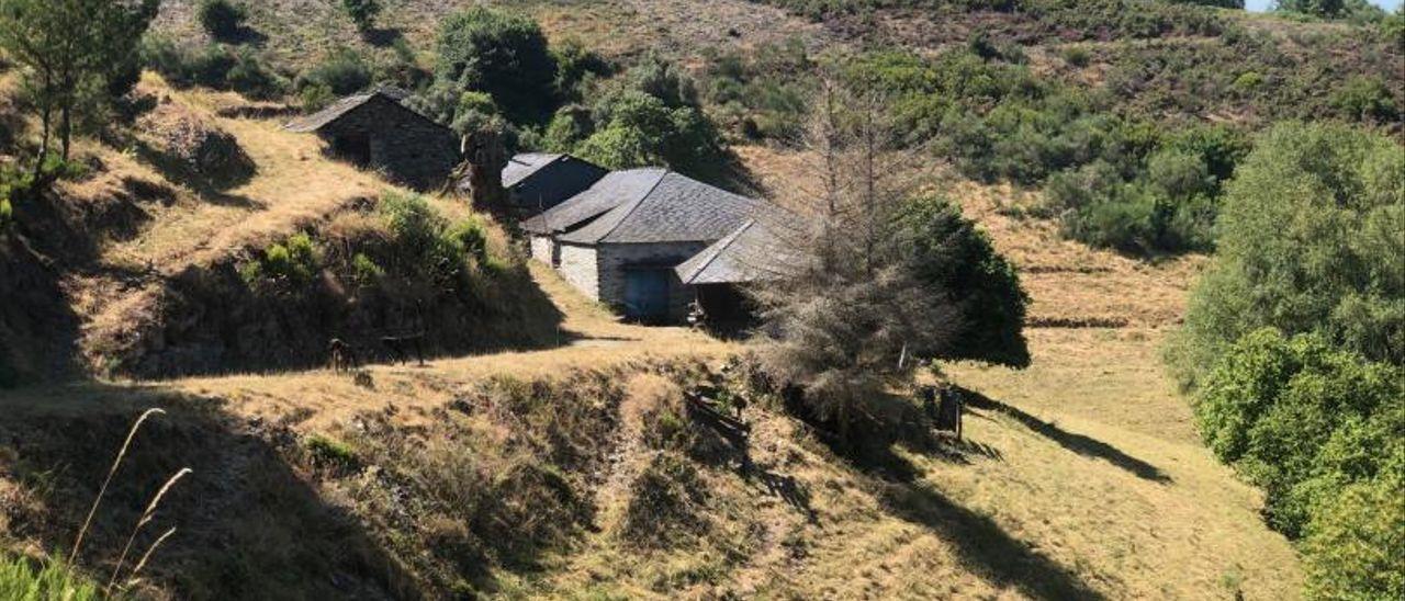 Aldeas abandonadas recién vendidas en Galicia. / ALDEAS ABANDONADAS