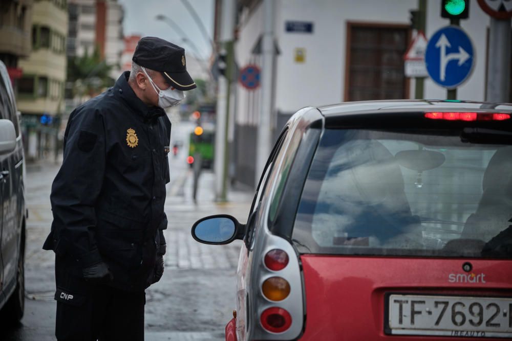 Control Policia Nacional en la Plaza Weyler