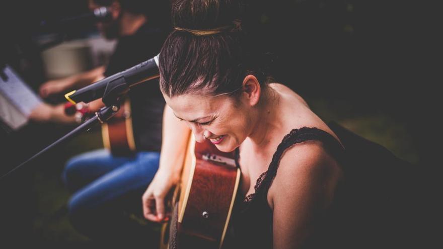 La cantante vallera, Elena Grau, actuará el sábado.