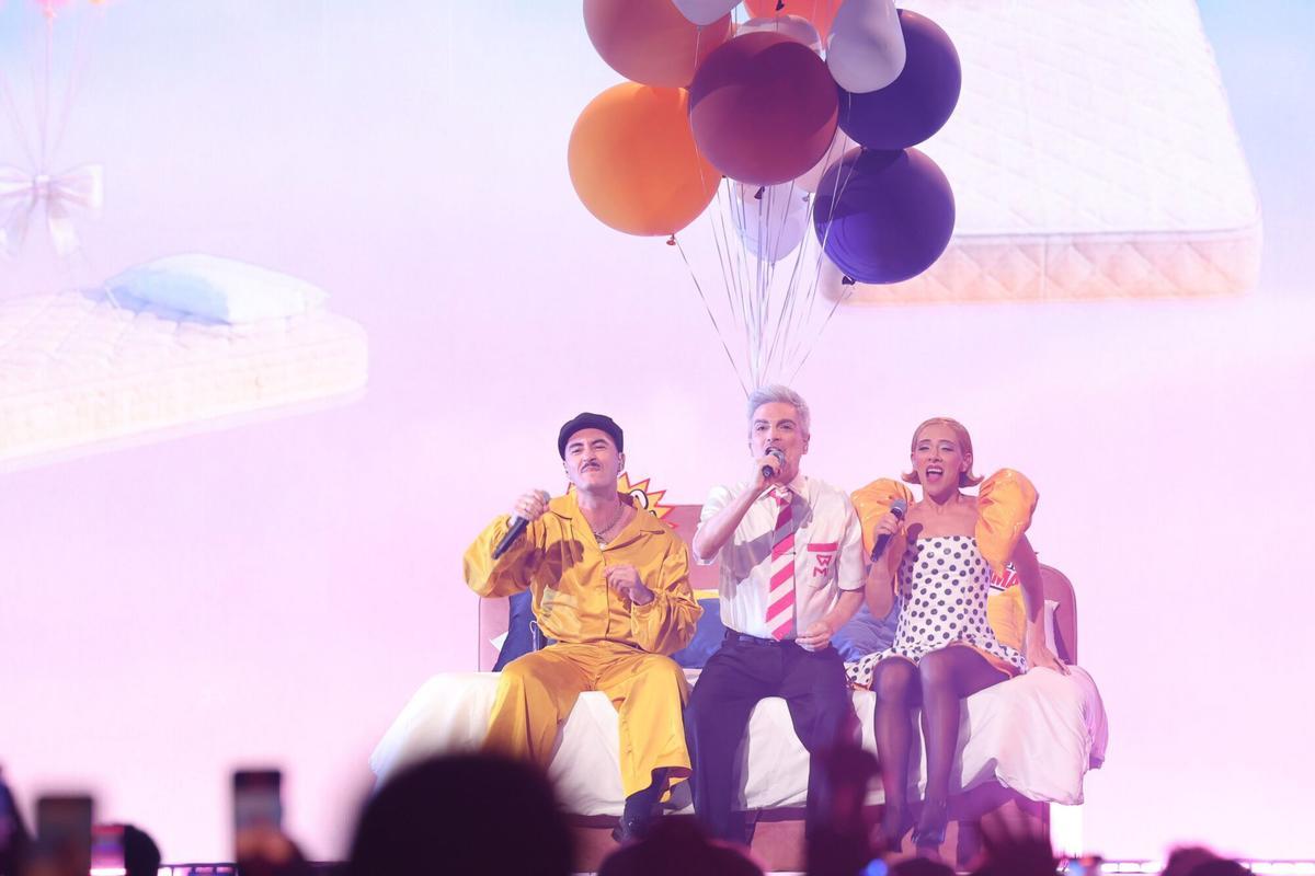 Miranda y bailamamá durante el Benidorm Fest 2026.