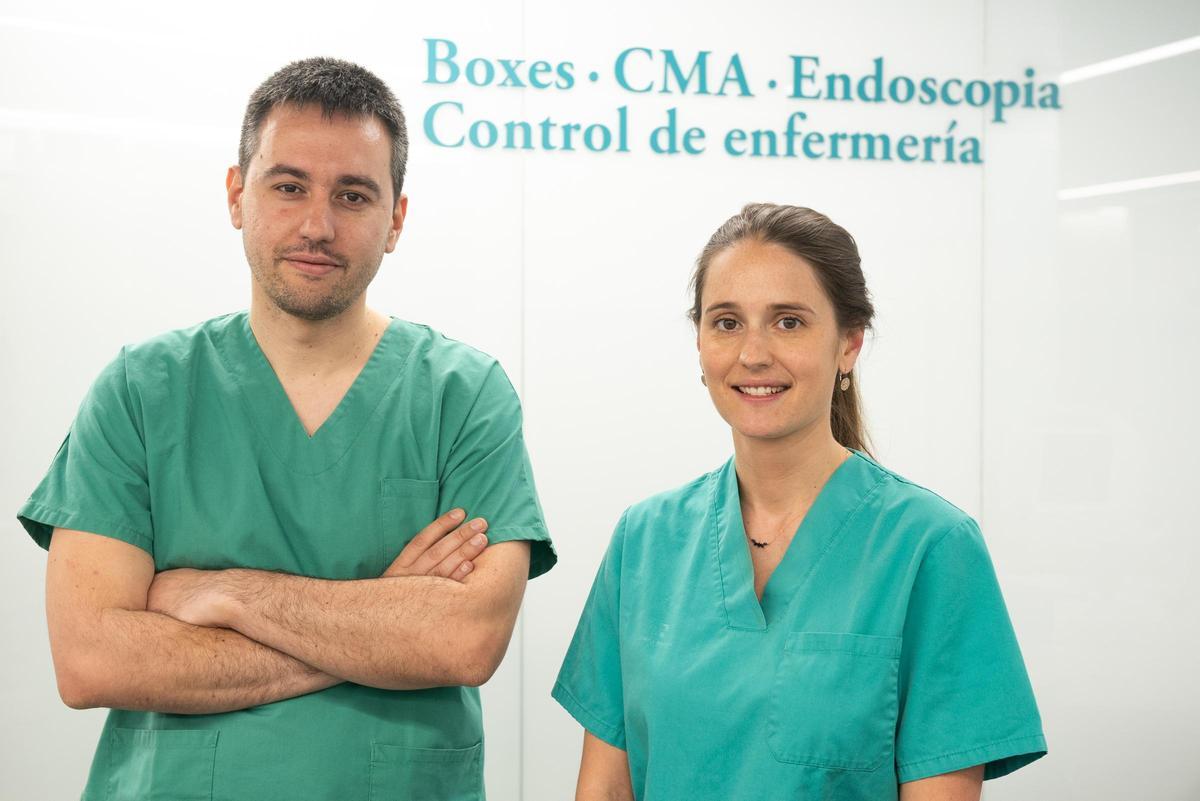 El doctor Ángel Cañete y la doctora Isabel Maestro, especialistas en aparato digestivo de Clínica Rotger