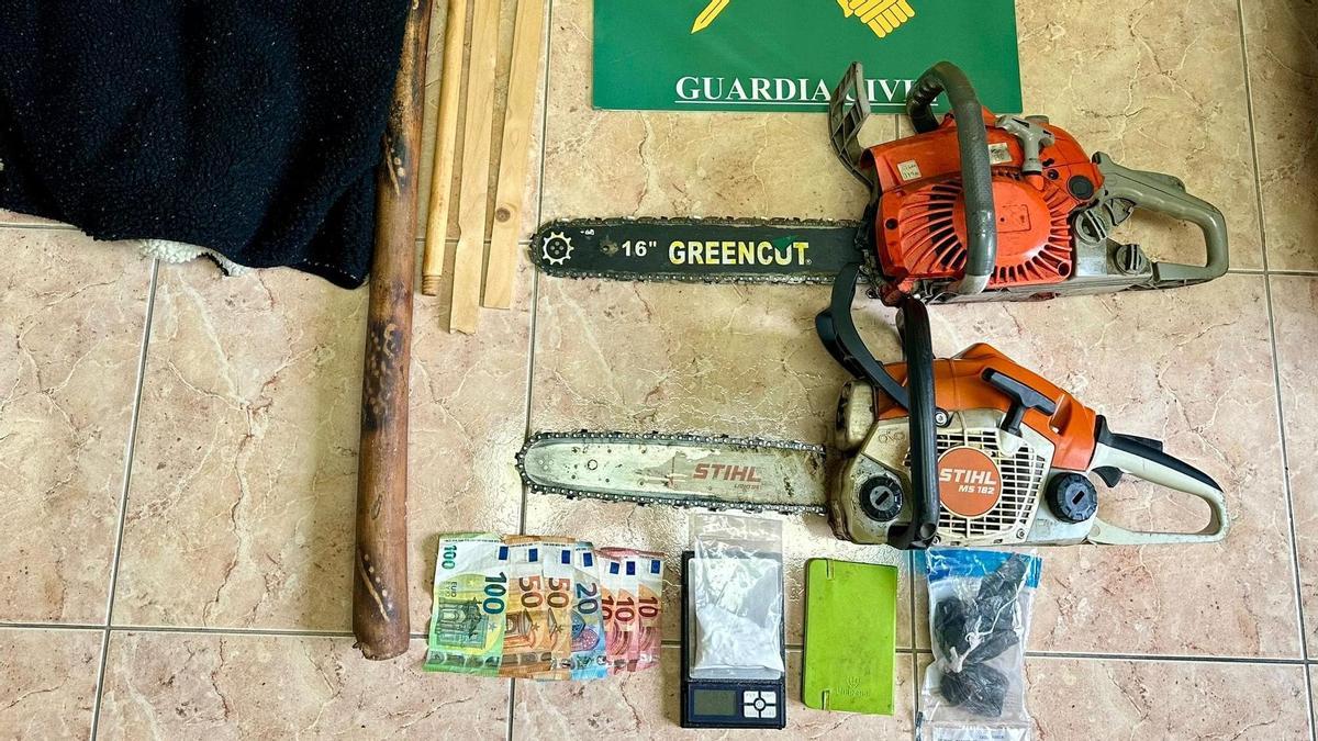 Objetos incautados tras las detenciones en O Carballiño.