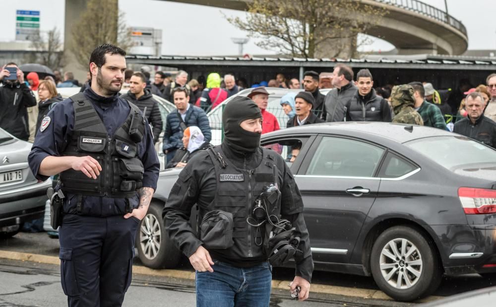 Operación policial en el aeropuerto parisino de Or