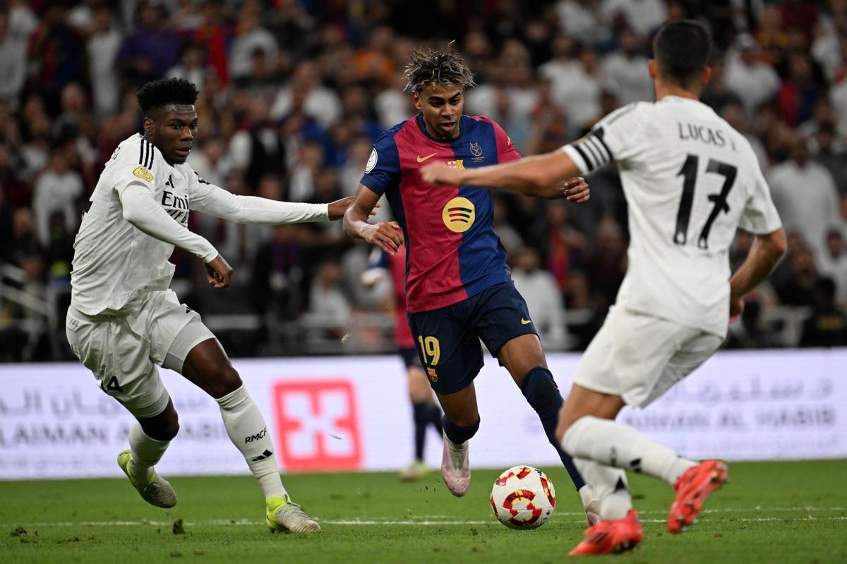 El Barça golea 2-5 al Madrid en la final de la Supercopa | FOTOS
