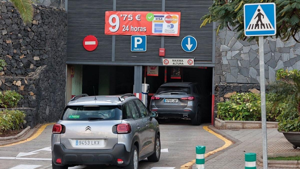 La capital ordena al ‘parking’ del puente Serrador que reduzca la tarifa en un 66%