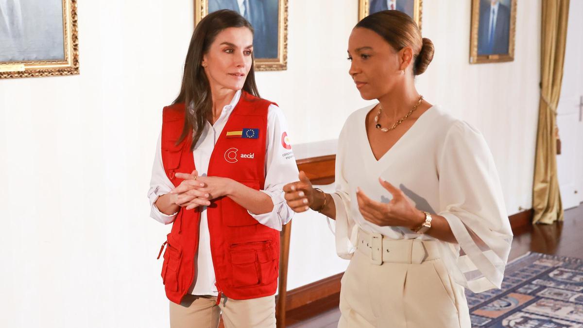 La reina Letizia y la primera dama de Cabo Verde visitan una comunidad terapéutica