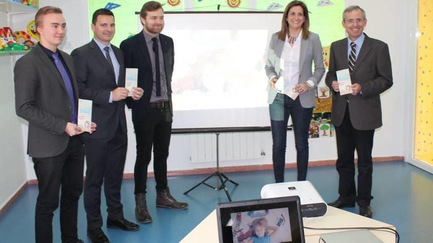 El secretario general de Educación y la alcaldesa de Archena presentaron la nueva app.