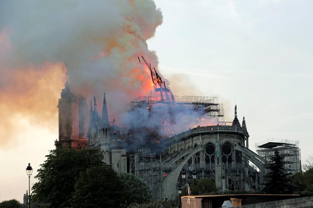 Incendio en la catedral de Notre Dame de París