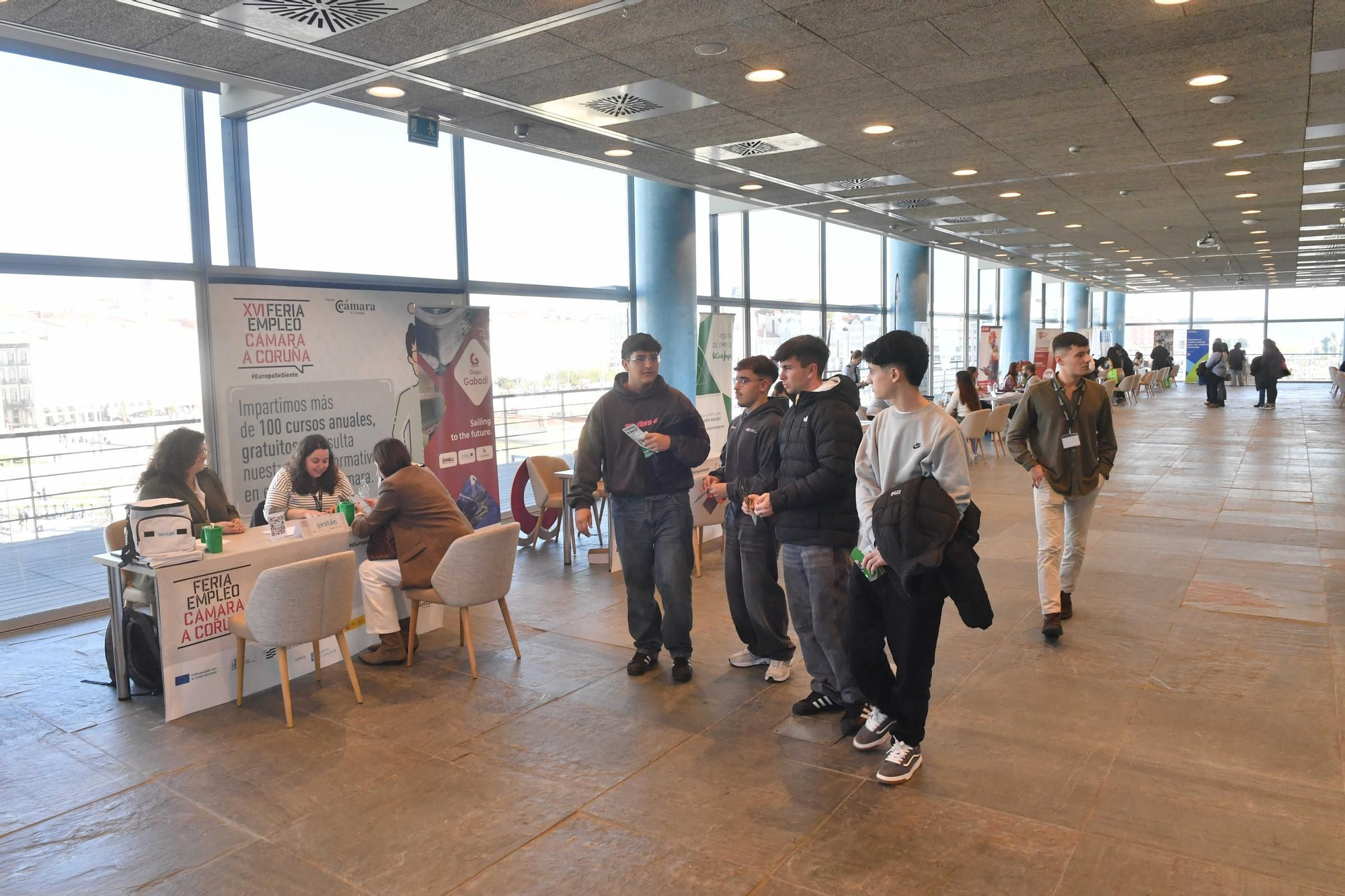 Más de 70 empresas buscan trabajadores en A Coruña