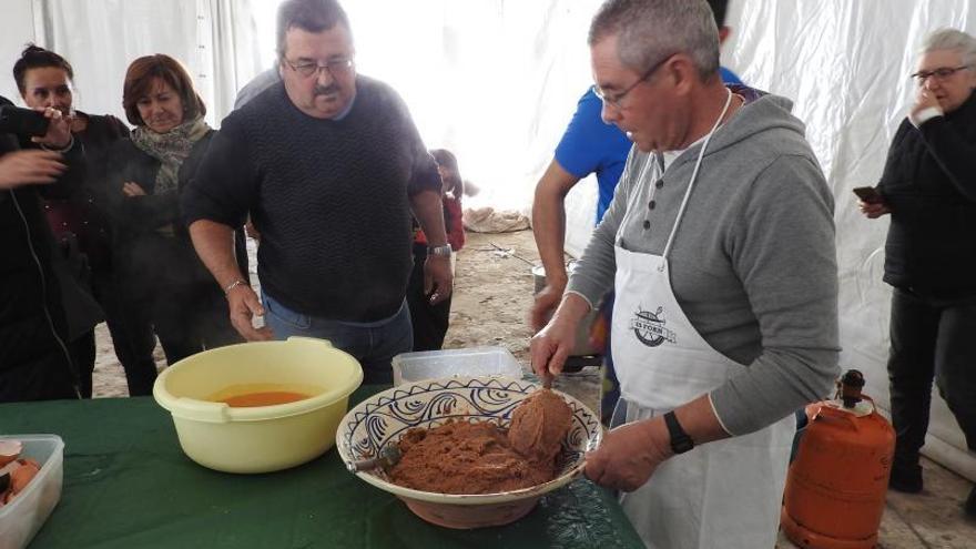 La asociación gastronómica es Forn recupera el taller de salsa de Nadal. | C.C.