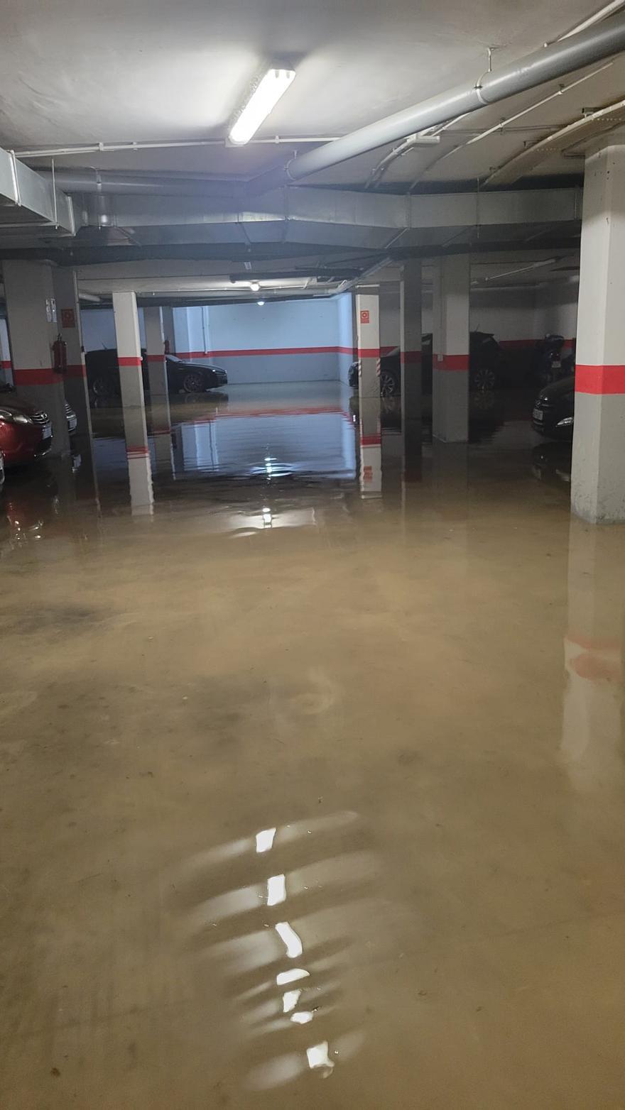 Garaje anegado en Cala de Bou.