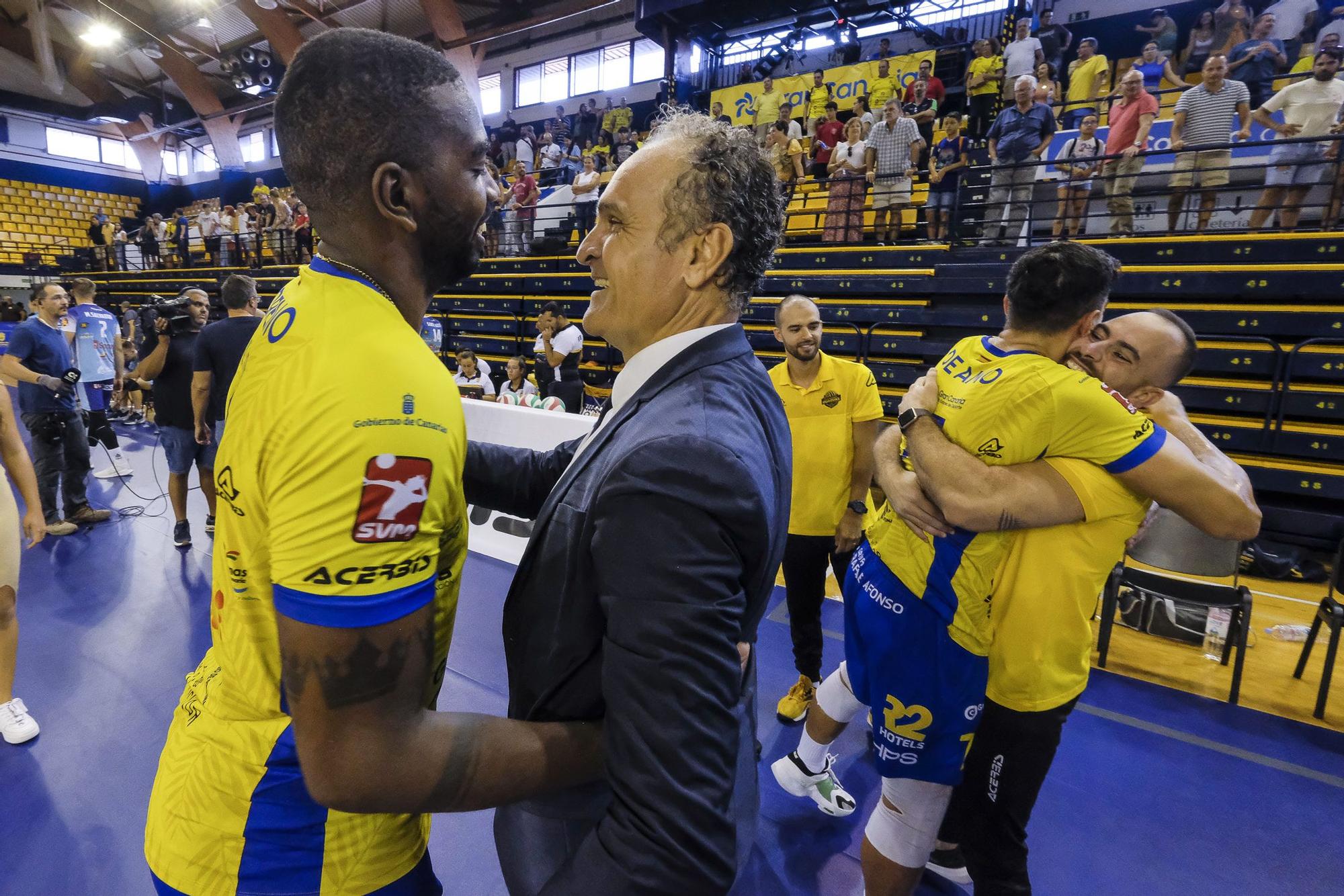 El CV Guaguas conquista su tercera Supercopa de España