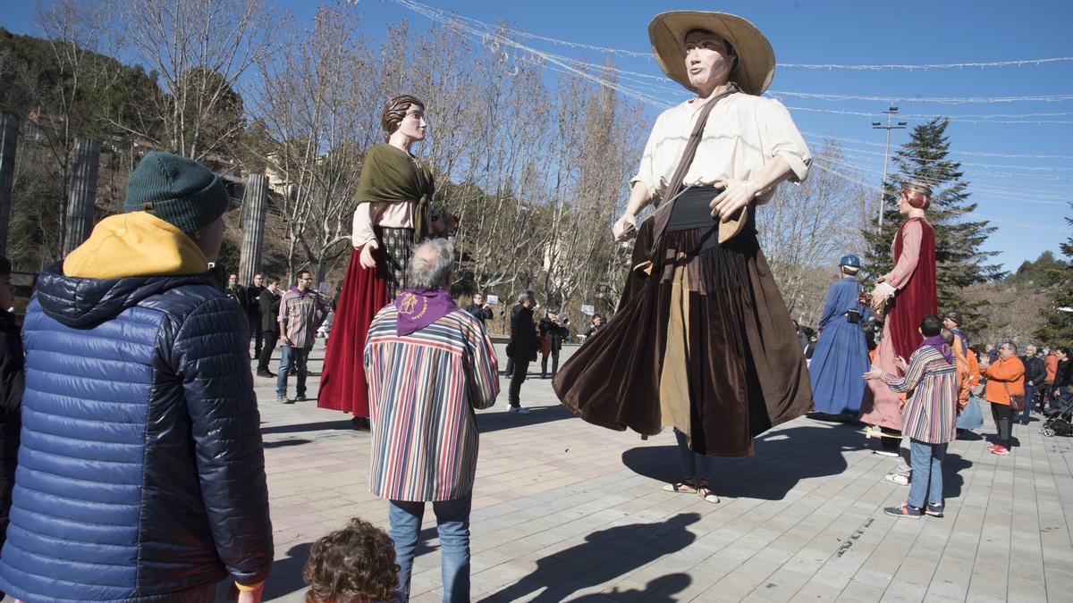 Ballada de gegants a la Plaça de Sant Joan de Súria