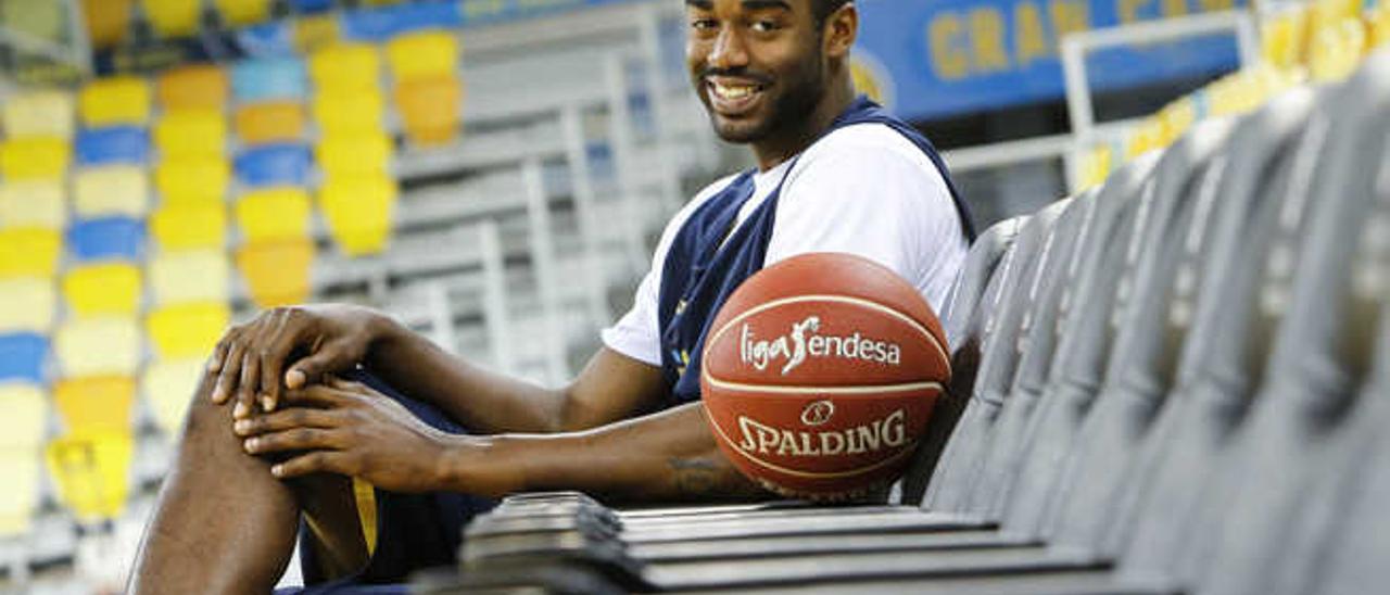 El ala-pívot amarillo DaJuan Michael Summers, tras un entrenamiento en el Gran Canaria Arena.