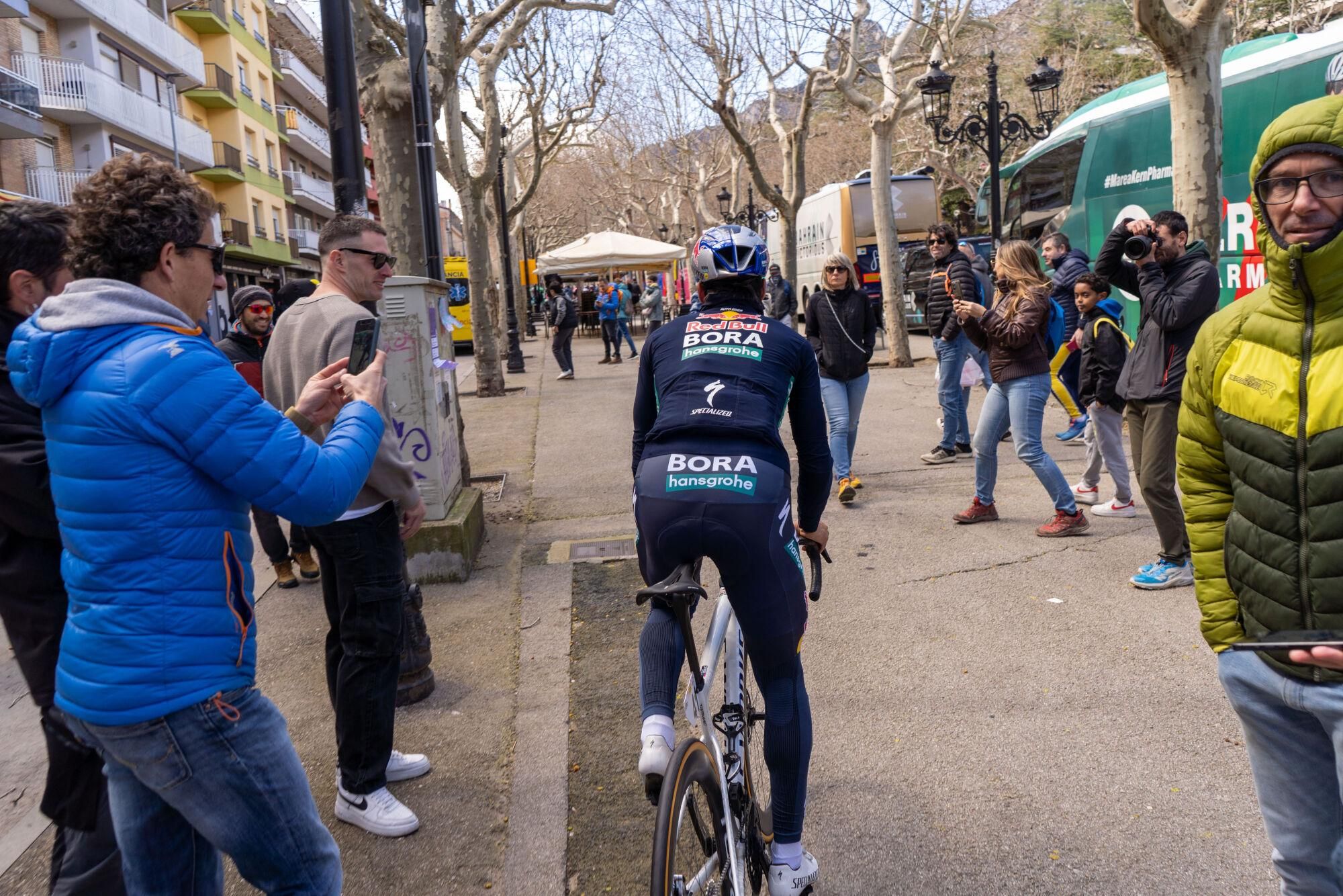 Les millors imatges de la sortida de la Volta a Berga