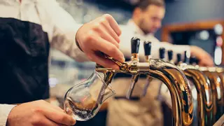La centenaria taberna madrileña que prepara de 10 maneras diferentes esta curiosa elaboración