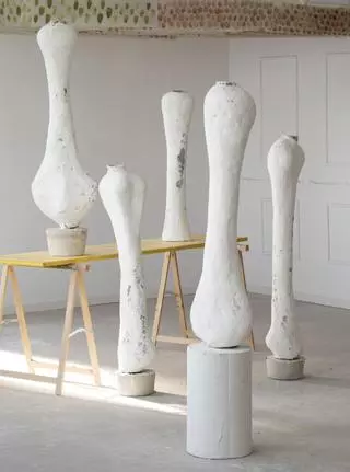 Un proyecto explora en esculturas y libro el asesinato homófobo del coruñés Samuel Luiz, linchado en 2021