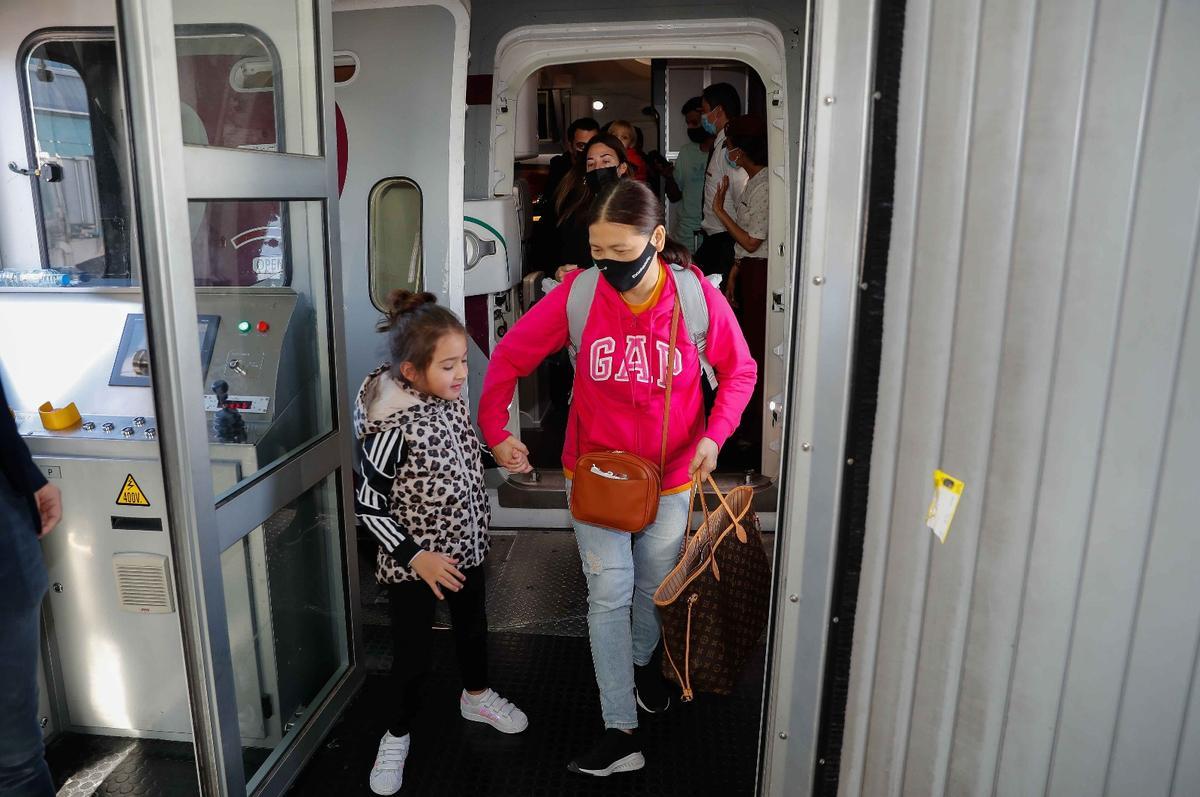 Las mejores imágenes del vuelo y la llegada de Xavi a Barcelona