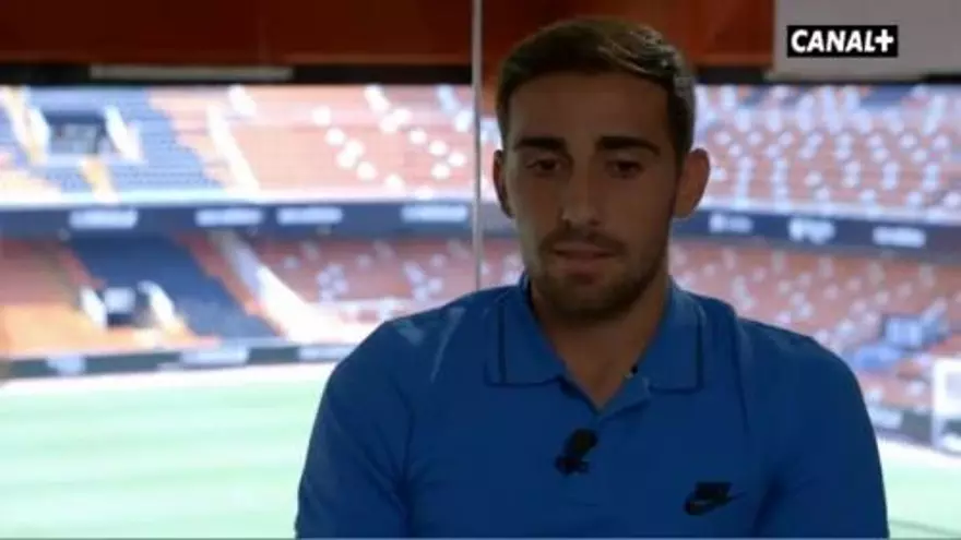 Canal Plus entrevista a Alcacer, el goleador del Valencia